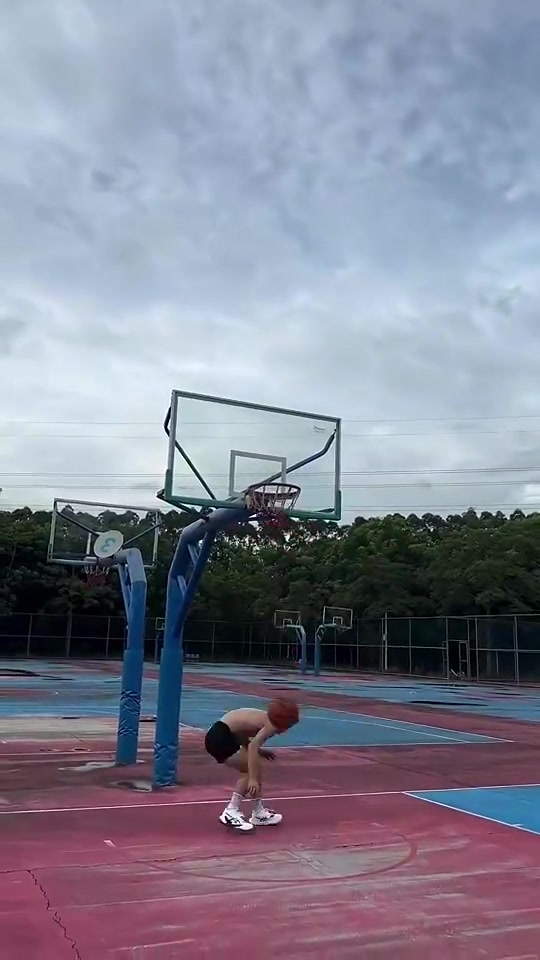 卧槽炸裂啊在野球场能